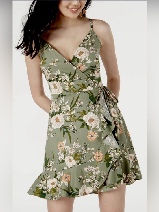 Speechless Dresses & Skirts - Speechless Floral Faux Wrap Mini Dress Sage Green Size L